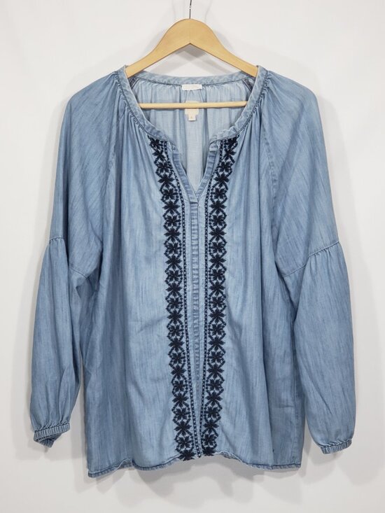 JAG Tops - JAG Blue Long Sleeve Embroidered v-neck Blouse Women's Large
